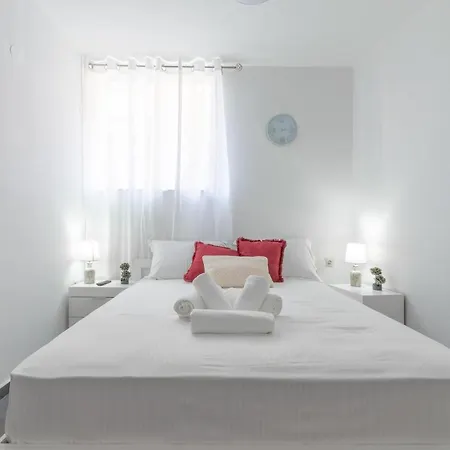 Modern Near Downtown Apartment